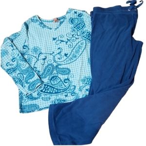 Comfy set. 16 houndstoothe paisley fleece